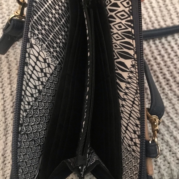 Jessica Simpson Navy and Taupe crossbody purse - Picture 3 of 4